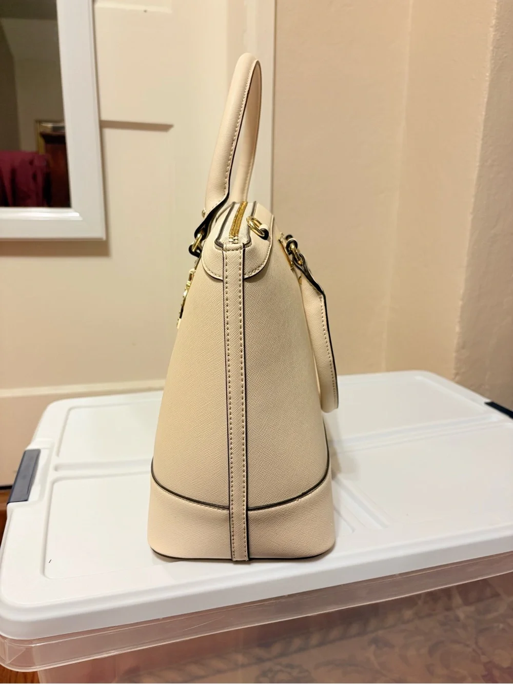 NWOT Anne Klein Cream Structured Dome Satchel Handbag with Gold Medallion